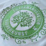 T-shirt bestickt mit Firmenlogo